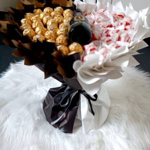 Essbarer Blumenstrauß - Black_White , Raffaello + Ferrero Rocher + Trocken Sekt Bild 3