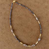 zarte Halskette in Gold, mit grauen Zucht-Perlen &  glitzernden Hämatit Steinen, vom Goldschmied entworfen & gefertigt Bild 1