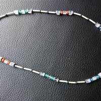 zarte Halskette mit bunten Naturedelsteinen, Silber rot grün und blau strahlt dieser ausgesuchte Regenbogen Schmuck Bild 7