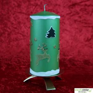 grüne Weihnachtskerze mit Rentieren, Tannen und Sternen Bild 6