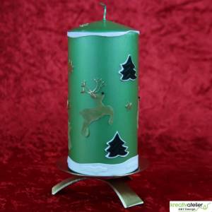 grüne Weihnachtskerze mit Rentieren, Tannen und Sternen Bild 9
