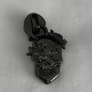 Zipper Skull&Rose, breit, gunmetal / Schieber für Reißverschlüsse mit Spiralraupe Bild 1
