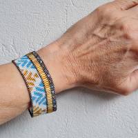 Breites Armband aus Miyuki Delicas und Bugle Beads Größe S/M, 17 cm Bild 3