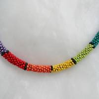 Kette  *STRIPES* Regenbogen  gehäkelte Halskette Perlenkette Glasperlen Rocailles Bild 2