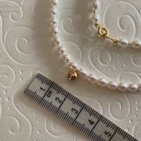 Weiße Perlenkette mit Ball: Gold filled, Zuchtperlen in Tropfenform, Brautschmuck, Geschenk Frau, Handarbeit aus Bayern Bild 2