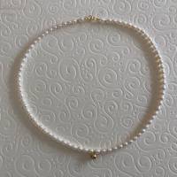 Weiße Perlenkette mit Ball: Gold filled, Zuchtperlen in Tropfenform, Brautschmuck, Geschenk Frau, Handarbeit aus Bayern Bild 3