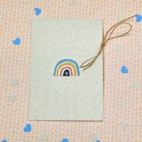 Einladung zur Taufe Regenbogen personalisiert aus Graspapier mit Kuvert und Einleger Bild 4