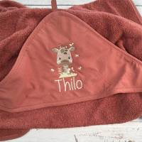 personalisiertes Kapuzenhandtuch mit süßer Giraffe | besticktes Handtuch mit Namen | Geschenkidee zur Geburt Weihnachten Bild 1