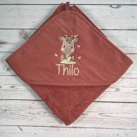personalisiertes Kapuzenhandtuch mit süßer Giraffe | besticktes Handtuch mit Namen | Geschenkidee zur Geburt Weihnachten Bild 4