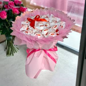 Essbarer Blumenstrauß- Handgemachtes personalisiertes Geschenk für Männer, Frauen. Strauß aus Pralinen, Raffaello Bild 2