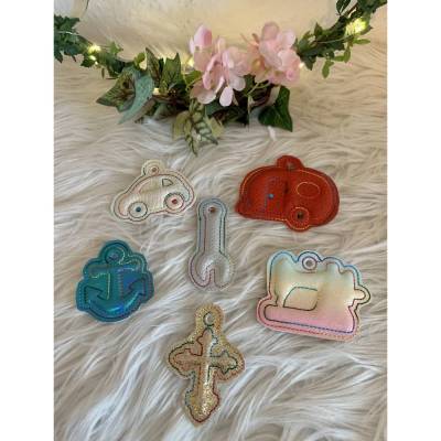 Stickdatei 3D Trapunto Schlüsselanhänger Set 3, Auto, Werkzeug, Nähmaschine, Wohnwagen, Kreuz, Set 879c