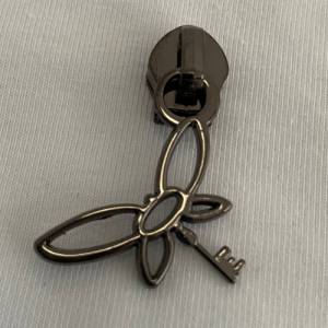 Zipper Libelle&Schlüssel, breit, gunmetal / Schieber für Reißverschlüsse mit Spiralraupe Bild 1