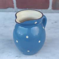 Kleines Milchkännchen - Sahnekännchen - Keramik - Blau mit weißen Punkten Bild 2