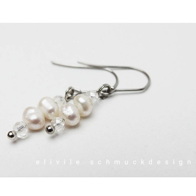 weiße Perlenohrringe aus Süßwasserperlen Ohrring mit kristall klaren Glas Perlen in schlichtem weiß und silber NEU