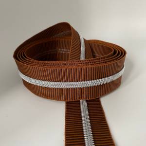 Reißverschluss „Silver Stripes“, breit, hellbraun-dunkelbraun, 6,5 mm Spiralraupe Bild 4