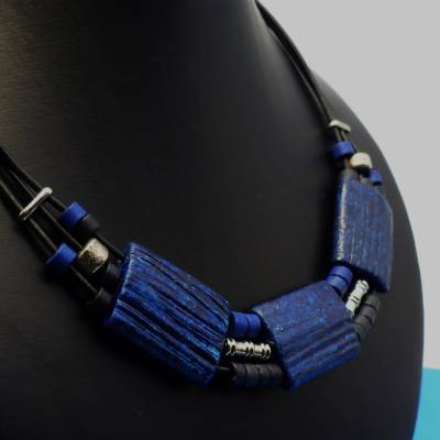 Keramikkette 3x3, blau, silber, schwarz, Lederkette, Collier, Statementkette, Halskette, Handarbeit, Keramikschmuck