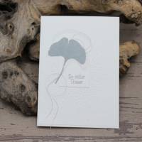 Trauerkarte, Beileidskarte mit Ginko-Motiv, grau-weiß Bild 1