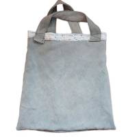 Unikat, Stofftasche aus Baumwolle, grau mit Innenfutter in blau-weiß-Blümchenmuster, breite Tragegriffe, upcycling. Bild 2