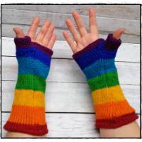 Handstulpen regenbogenfarben geringelt, Wollstulpen mit Fleecefutter, Pulswärmer, Handwärmer aus Schafswolle Bild 1