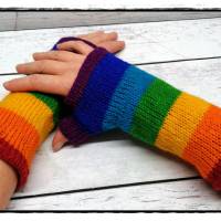 Handstulpen regenbogenfarben geringelt, Wollstulpen mit Fleecefutter, Pulswärmer, Handwärmer aus Schafswolle Bild 2