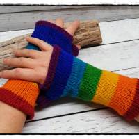 Handstulpen regenbogenfarben geringelt, Wollstulpen mit Fleecefutter, Pulswärmer, Handwärmer aus Schafswolle Bild 3