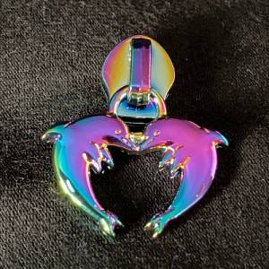Zipper Dolphin-Heart, breit, regenbogen, glänzend / Schieber für Reißverschlüsse mit Spiralraupe Bild 1