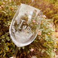 Weinglas mit Gravur | personalisiertes Weinglas zur Hochzeit | gravierte Weingläser zum Verschenken | Firmenlogo Bild 3