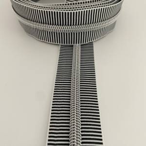 Reißverschluss „Silver-Stripes“, breit, schwarz-weiß / Endlosreißverschluss mit breiter Kunststoffraupe Bild 4