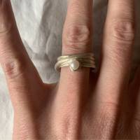 Goldschmiede Perlenring "tortuous", Silberring mit Perle, Damenring, Ring mit Perle, Verlobungsring, Weihnachten Bild 6
