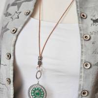 Mandala Kette Leder Fb. silber grün braun natürliches Leder Bohemian lange Halskette Verschluss Bohokette Hippie Bild 1