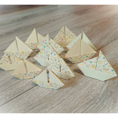 10 Origami Segelboote, Tischdeko Konfirmation, Taufe, Hochzeit, Schiffe, Boote, Papierdeko hellgelb
