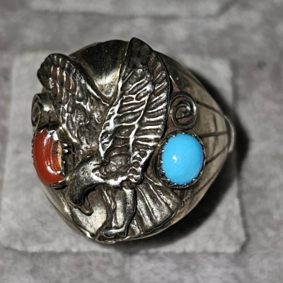 Navajo -Ring, Sterling Silber mit Adler, Türkis und Koralle