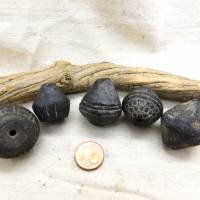 5 sehr alte Tonperlen Spinnwirtel Webgewichte mit Muster aus Mali - 200-300 Jahre alt Bild 4