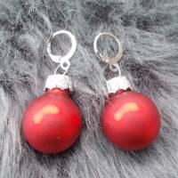 *Merry Christmas rot matt*   Ohrhänger aus kleinen Weihnachskugeln Bild 1