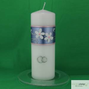 Hochzeitskerze mit blauem Band, weißen Blumen und Ringen, Traukerze, Trauung, personalisiertes Hochzeitsgeschenk Bild 4