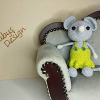 Kleines Mäusemädchen, bespielbare Figur aus mercerierte Baumwolle mit Sicherheitsaugen, Handmade Unikat Bild 1