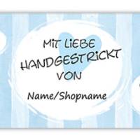 6 Sockenbanderolen: Mit Liebe handgestrickt - Blaue Streifen - Herzen - personalisierbar | mit transparente Klebepunkte Bild 3
