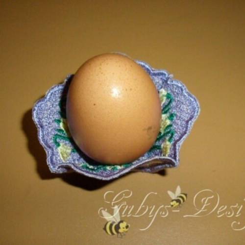 Eierbecher im Lacestil - Handmade - Flieder