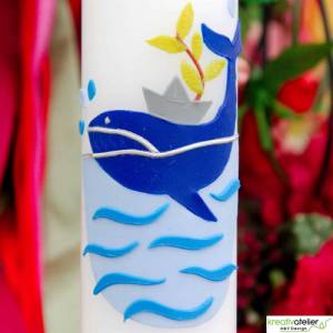 Taufkerze blau mit Wal, Wellen und Schiff, wunderschöne handverzierte Taufkerze für Jungen Walfisch, personalisierbar Bild 7