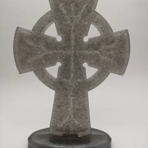 3D großes keltisches Kreuz in silber grau mit Standfuß Bild 3