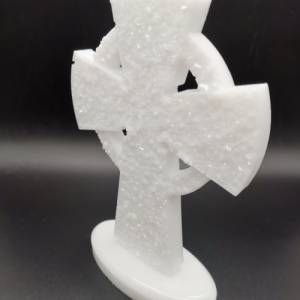 3D großes keltisches Kreuz in weiß mit Standfuß Bild 5