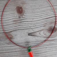 Halsreif Chili Fimo Rot Kette modelliert aus Polymer Clay Bild 1