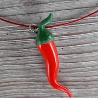 Halsreif Chili Fimo Rot Kette modelliert aus Polymer Clay Bild 3