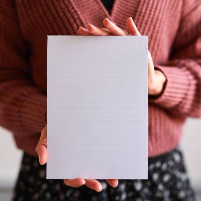 Notizblock | Notizen machen | Block mit Leimbindung | Organizer | To Do Liste | DIN A5 | 50 Blatt | Papierblock | lila 