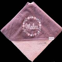 besticktes Kapuzenhandtuch mit Namen und Geburtsdatum, personalisierte Geschenkidee für Babys, rosa Handtuch Bild 6