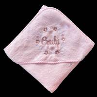 besticktes Kapuzenhandtuch mit Namen und Geburtsdatum, personalisierte Geschenkidee für Babys, rosa Handtuch Bild 7