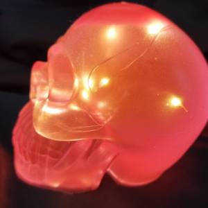 großer 3D Totenkopf Totenschädel Schädel in pink aus Resin Epoxidharz mit LED Beleuchtung | B-Ware Bild 5