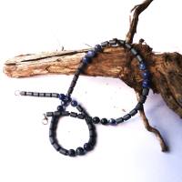 Edelsteinkette für Männer aus Sodalith, jeans blau und Hämatin Steinen in mattem Schwarz für den Wow-Effekt Bild 3