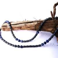 Edelsteinkette für Männer aus Sodalith, jeans blau und Hämatin Steinen in mattem Schwarz für den Wow-Effekt Bild 4