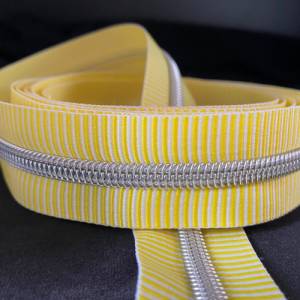 Reißverschluss „Silver Stripes“, breit, gelb-weiß / Endlosreißverschluss mit metallisierter Kunststoffraupe / Meterware Bild 1